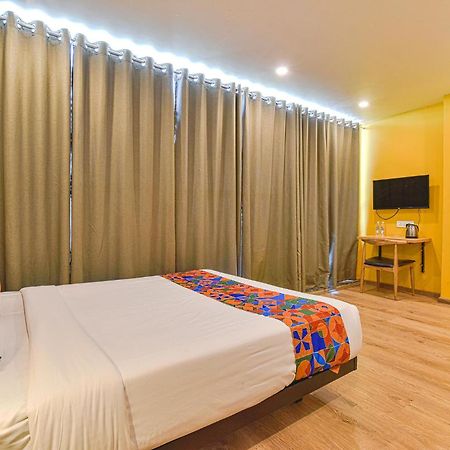 Fabhotel Ny Townhouse อาเมดาบัด ภายนอก รูปภาพ