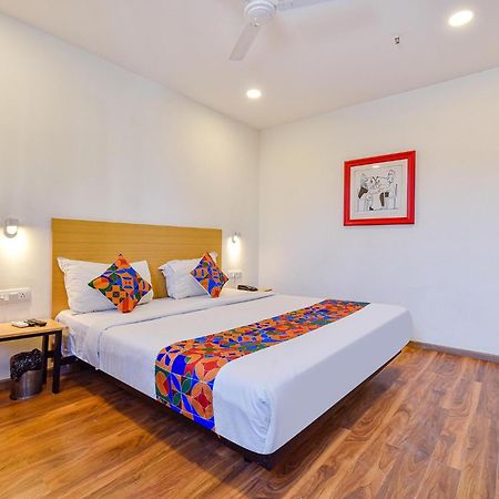 Fabhotel Ny Townhouse อาเมดาบัด ภายนอก รูปภาพ