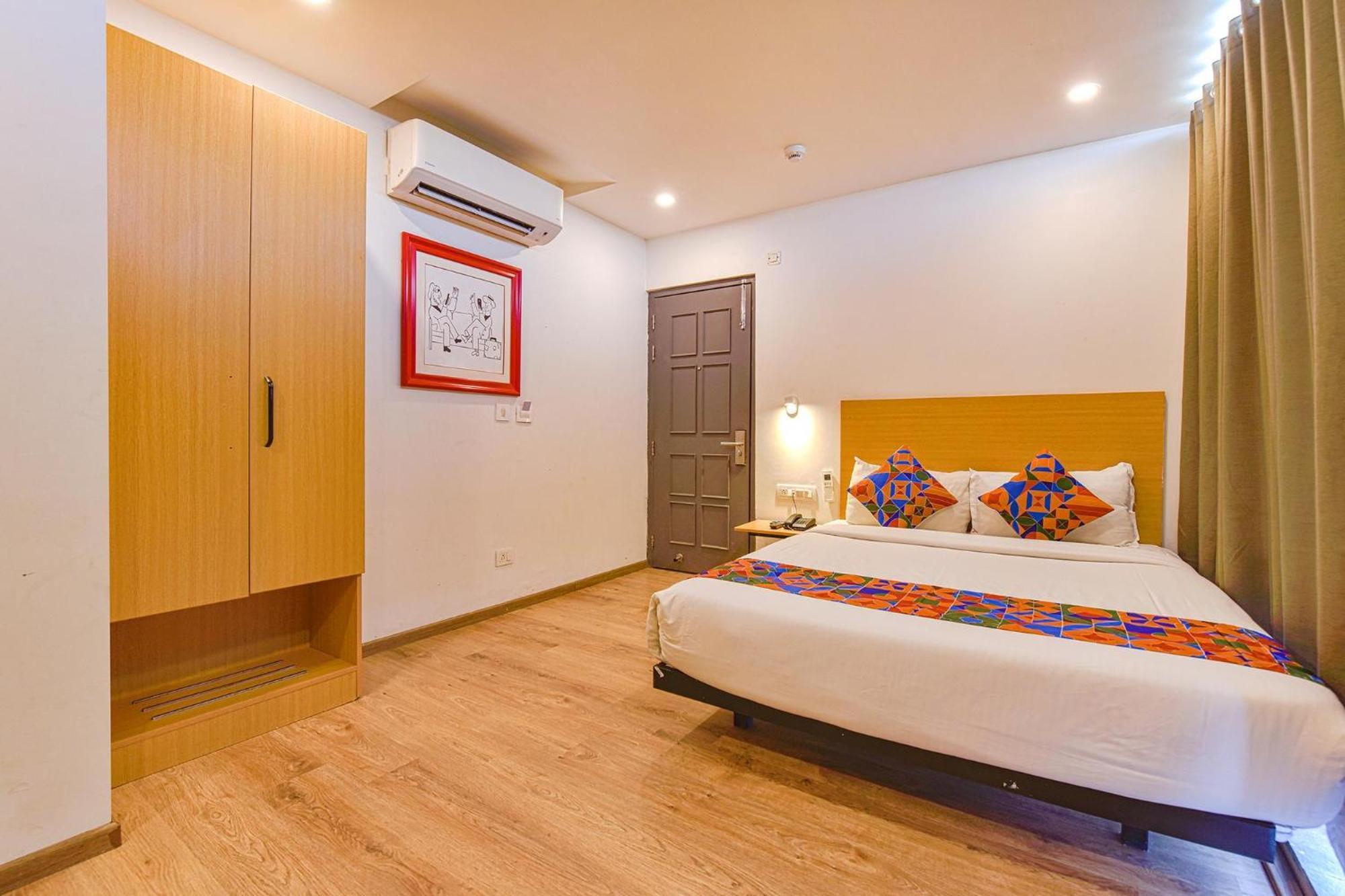 Fabhotel Ny Townhouse อาเมดาบัด ภายนอก รูปภาพ