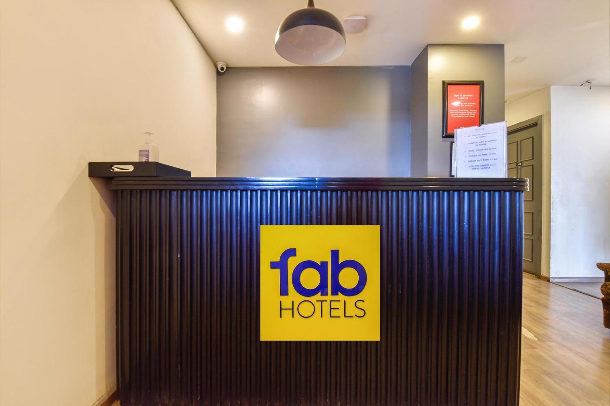 Fabhotel Ny Townhouse อาเมดาบัด ภายนอก รูปภาพ