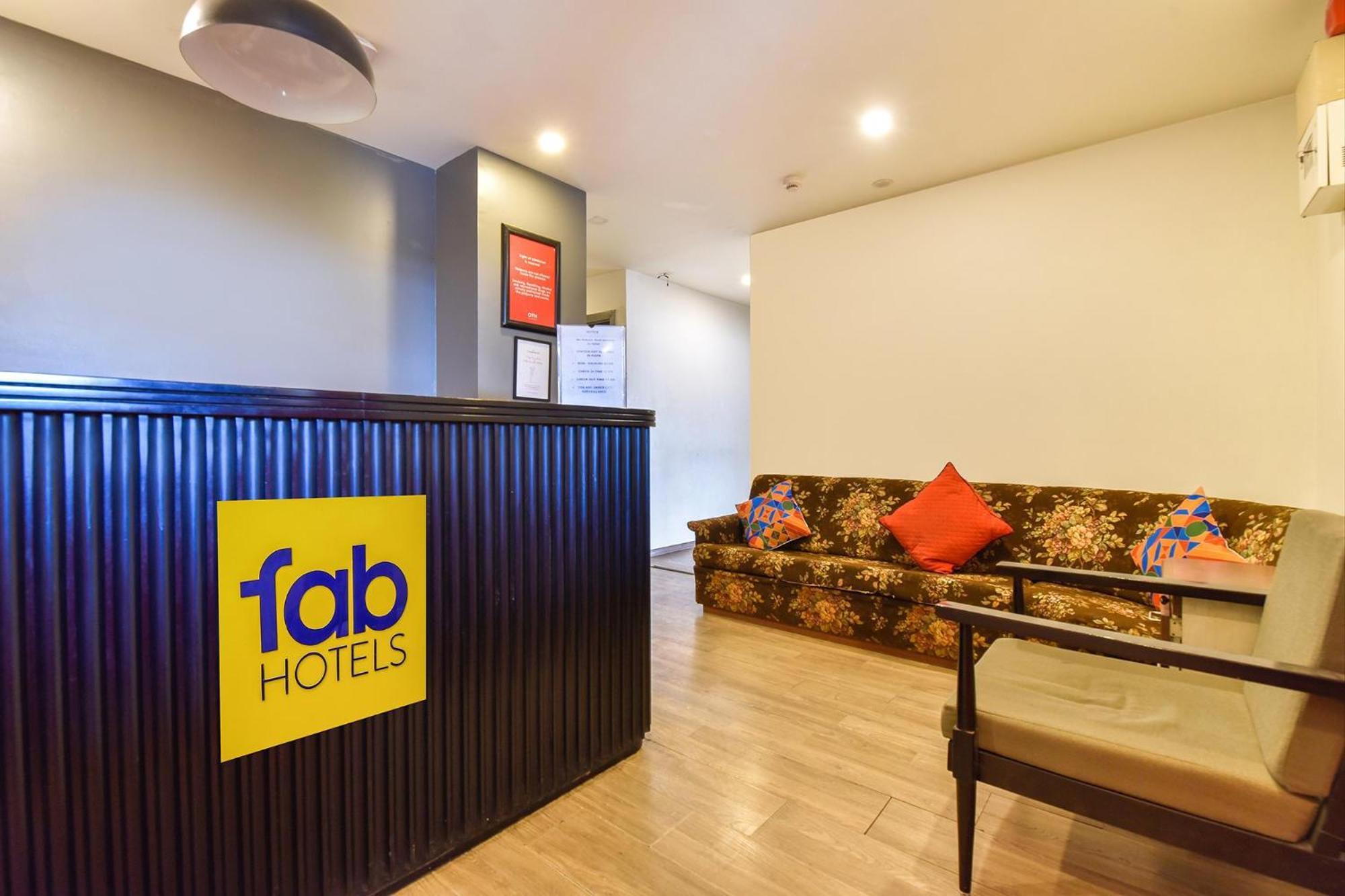 Fabhotel Ny Townhouse อาเมดาบัด ภายนอก รูปภาพ