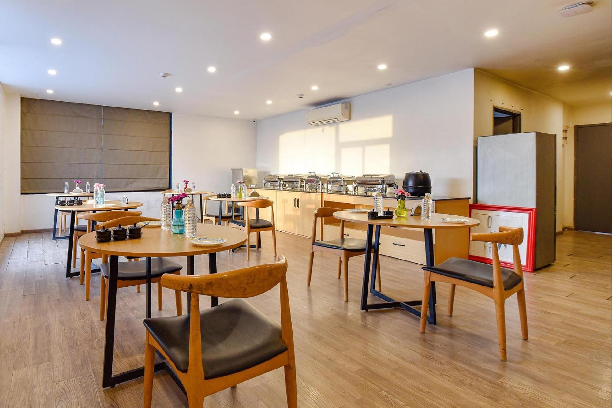 Fabhotel Ny Townhouse อาเมดาบัด ภายนอก รูปภาพ